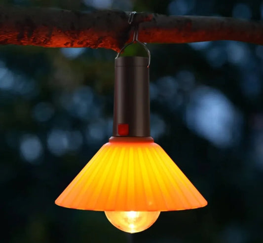 Lampa de camping suspendata LED pentru iluminare eficienta in exterior