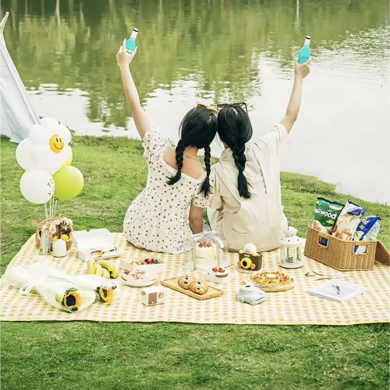 Pătură de Picnic Impermeabilă – 100 x 150 cm